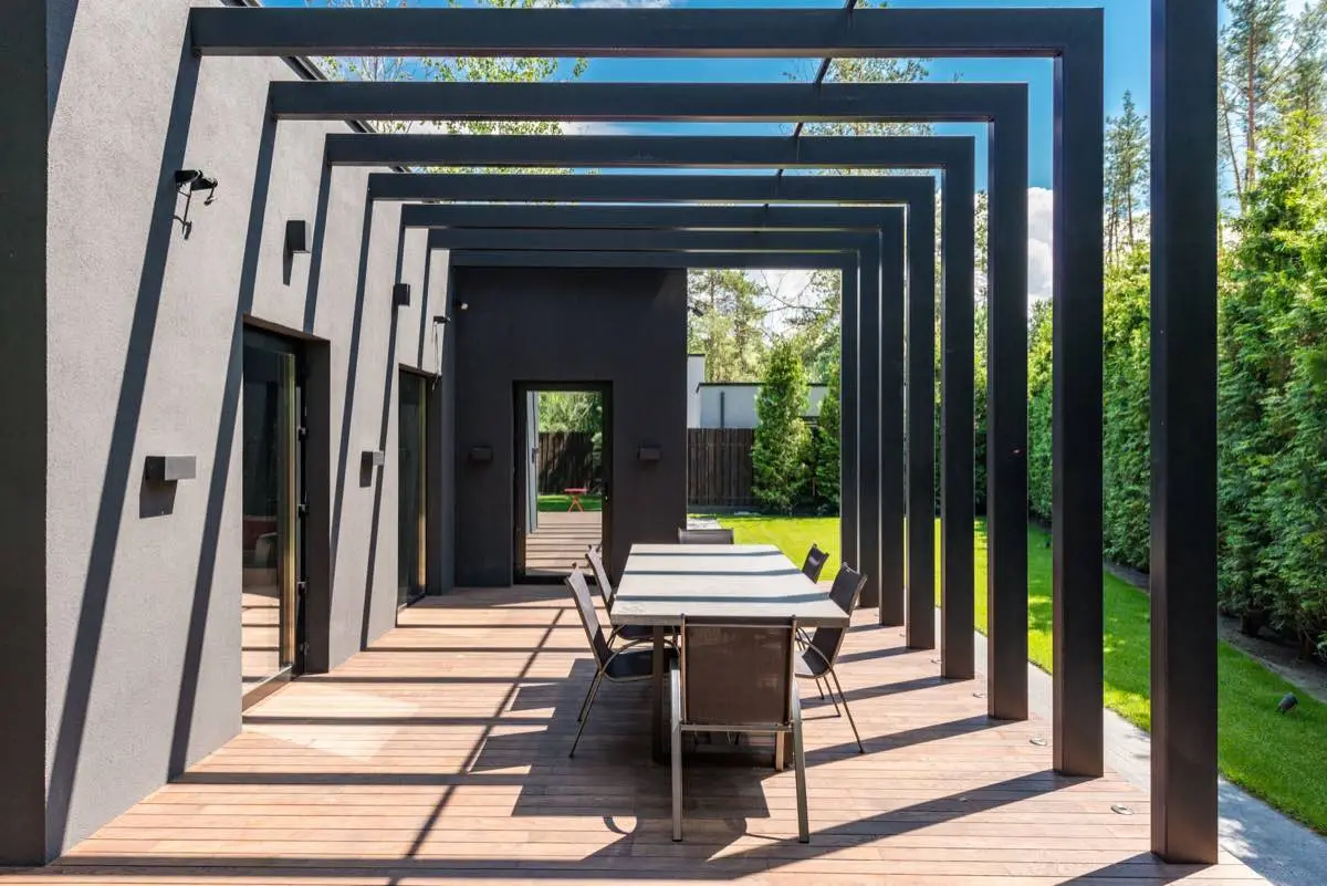 Retractable Screen Systems in Hollywood, FL